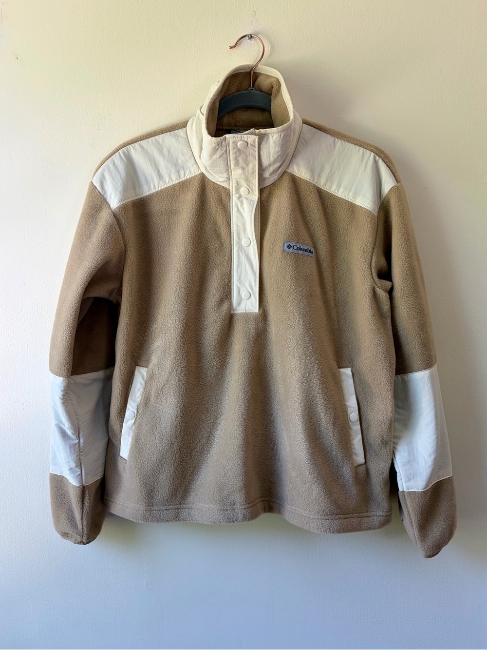 Columbia Women’s Tan and White Fleece Pullover Jacket